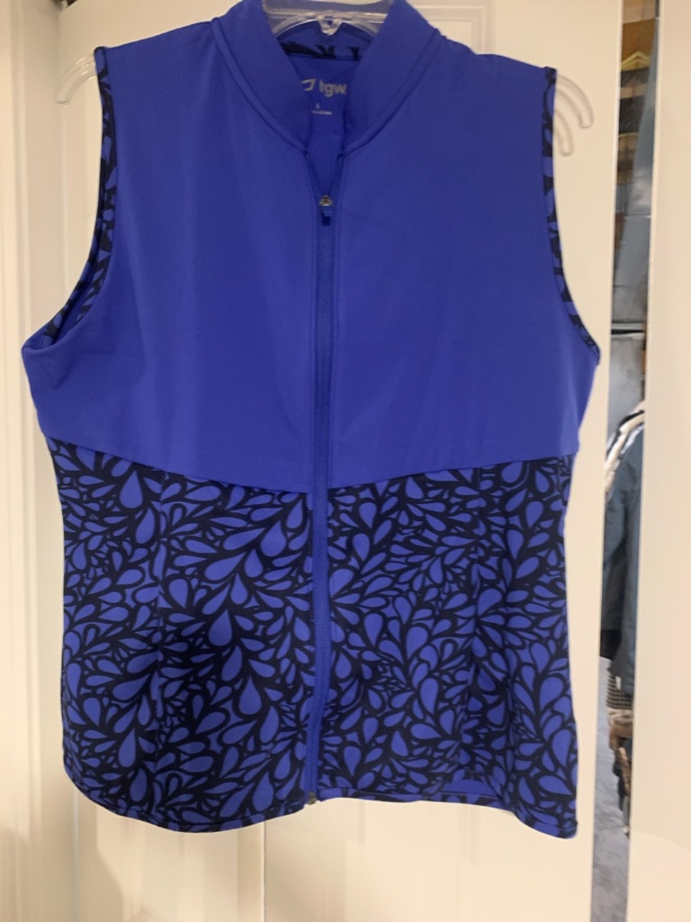 TGW Sleeveless Zip Front Active Vest in Royal Blue and Black